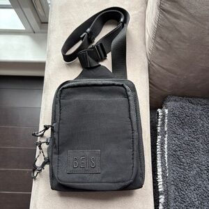 BEIS The Sport Sling